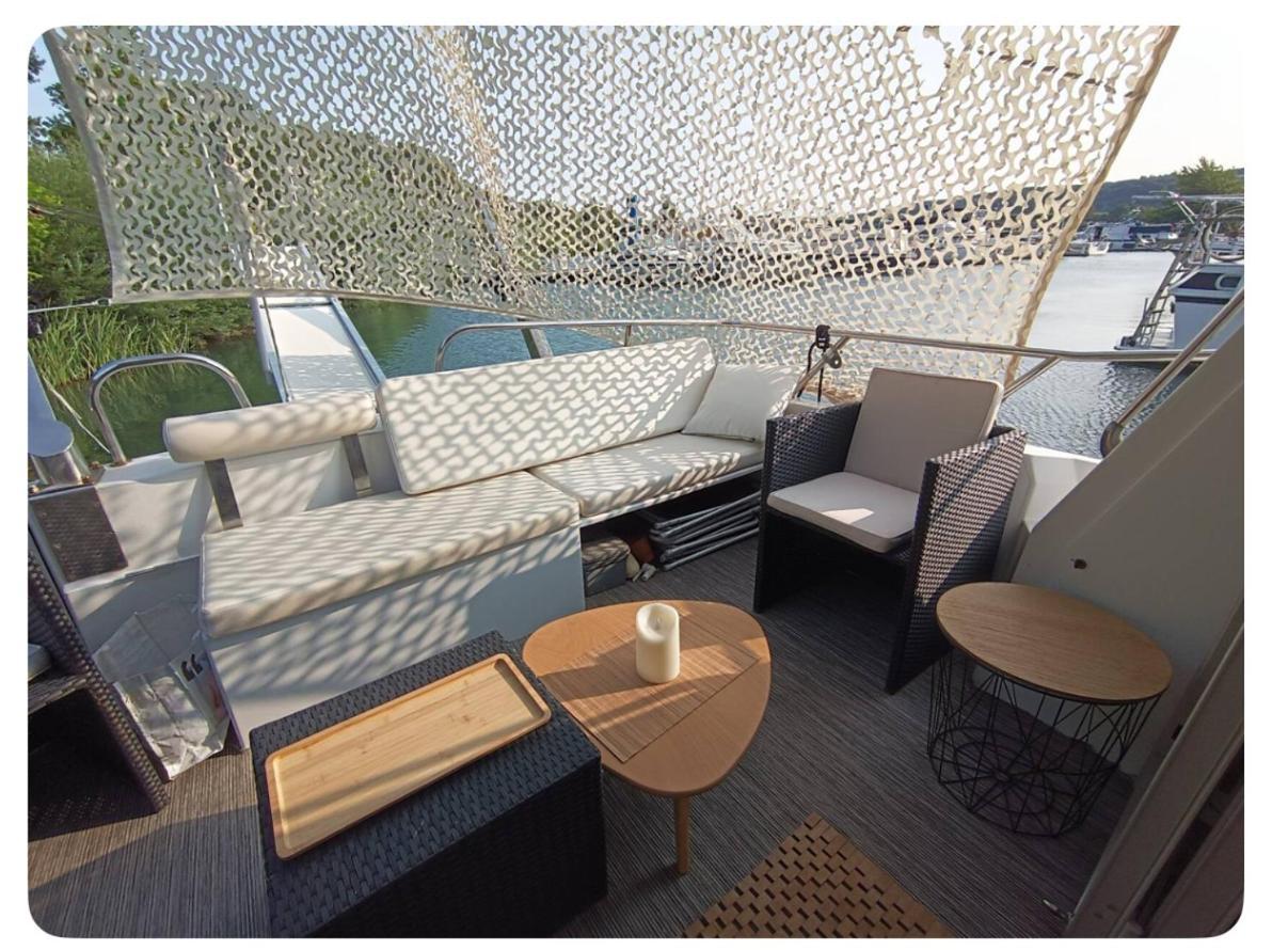 Botel Nuit Insolite Et Cocon Valence (Drome)